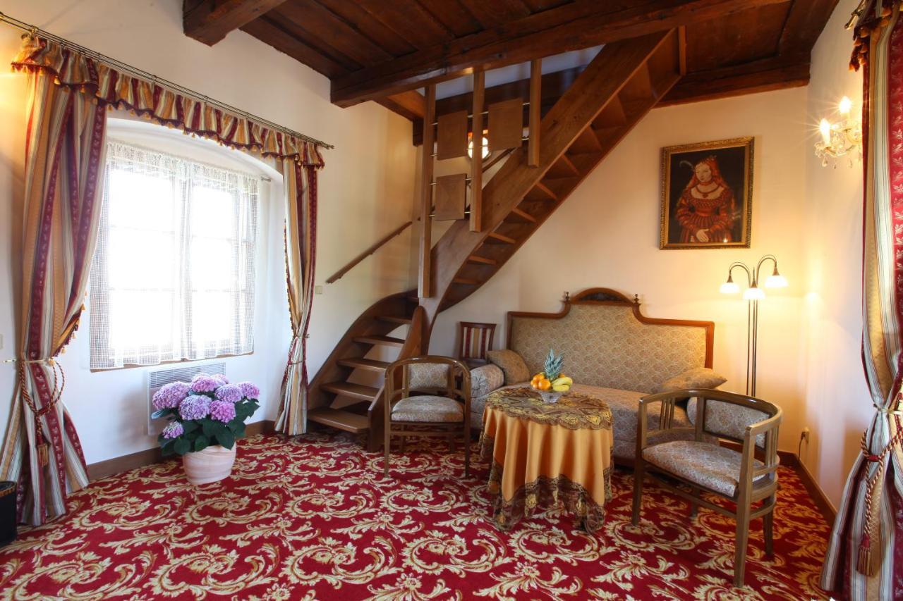 Hotel Fortna Хрудим Экстерьер фото