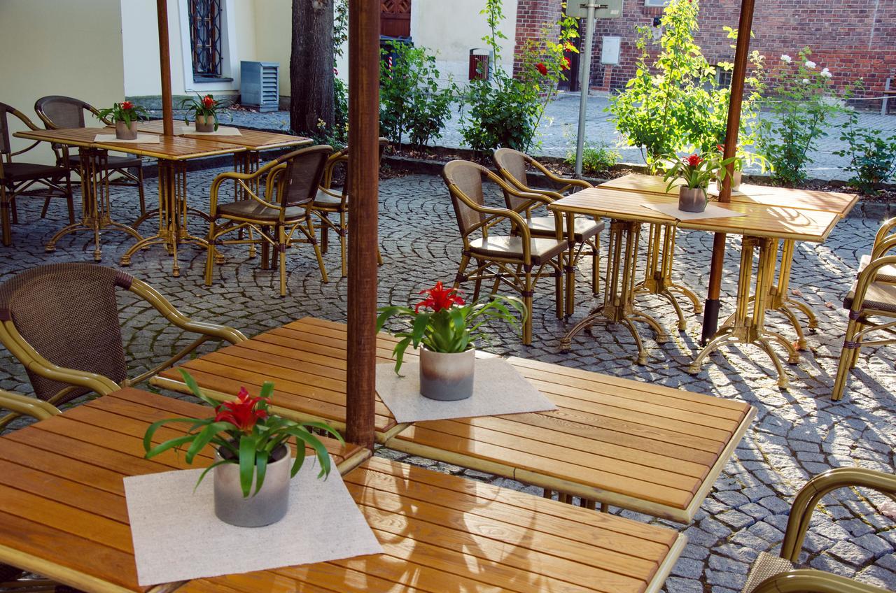 Hotel Fortna Хрудим Экстерьер фото